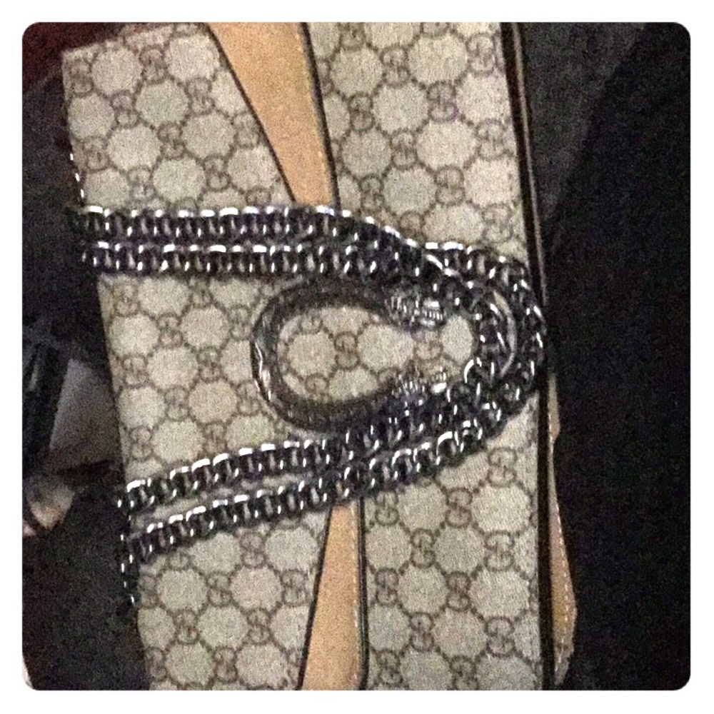 Gucci dbl dragon cross/shoulder purse. Monogram GG